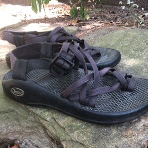 CHACO’s sz 6 BLACK
